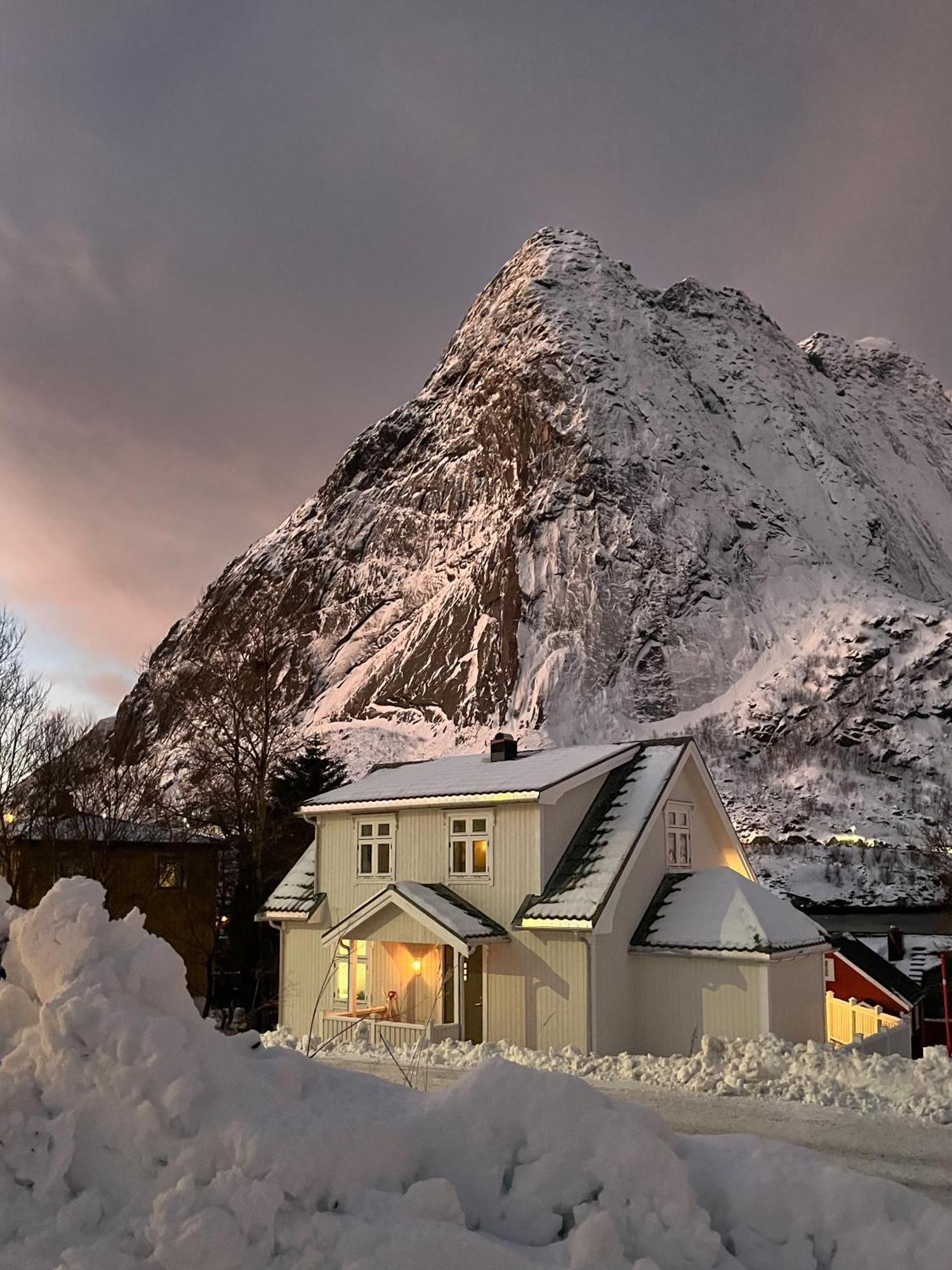 Husly Reine - Your Home With Reinebringen View Экстерьер фото